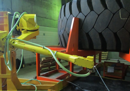 Padangų pjovimo vandeniu robotas