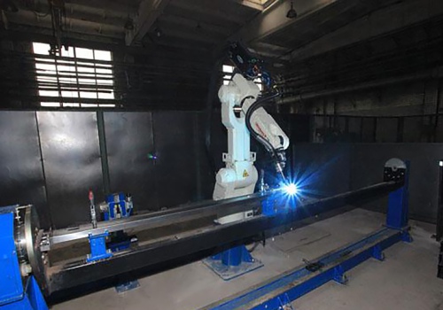 Stelažų traversų suvirinimo robotas